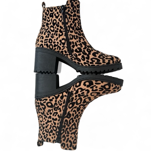 Qupid Leopard Print Ankle Boots • Size 6 • chunky Block Lug Heel • EUC - Picture 5 of 16
